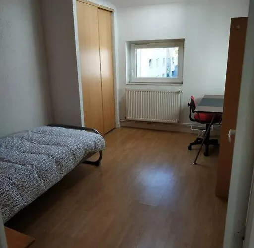 Superbe Avec Parking Gratuit Sur Place *